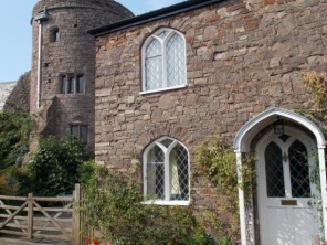 2 Bedroom Historic Cottage in the Grounds of Tiverton Castle, Devon, England